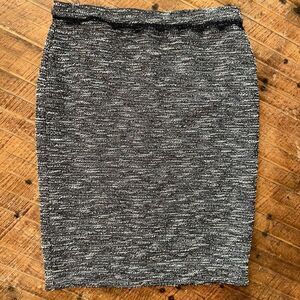 Ann Taylor M lace trimmed black & white pencil skirt